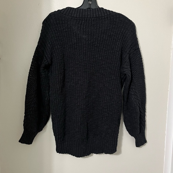 American Eagle | Black V-Neck Sweater - Picture 3 of 4